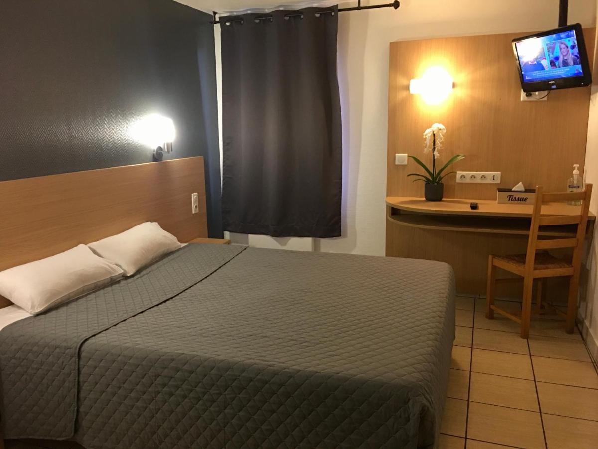 Confort Hotel Montgeron Экстерьер фото