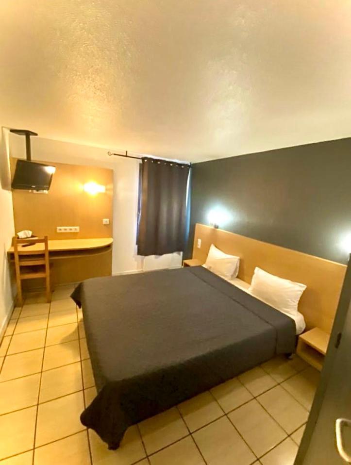Confort Hotel Montgeron Экстерьер фото